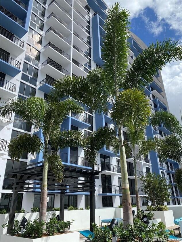 Building Photo - 5350 NW 84th Ave