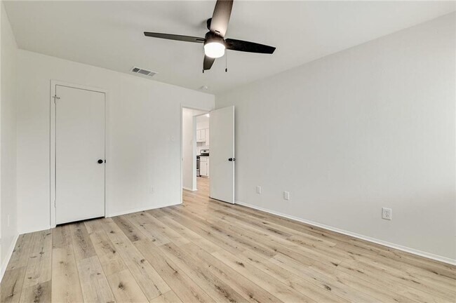 Foto del edificio - 1602 W Braker Ln