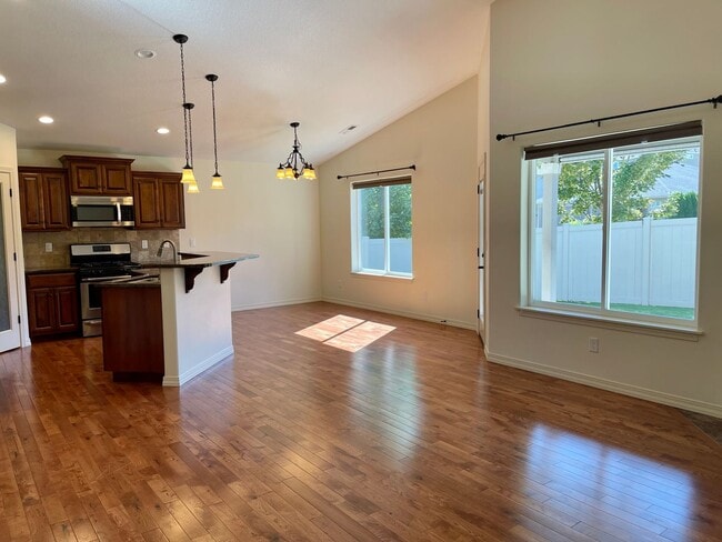 Building Photo - 424 Lakerose Loop