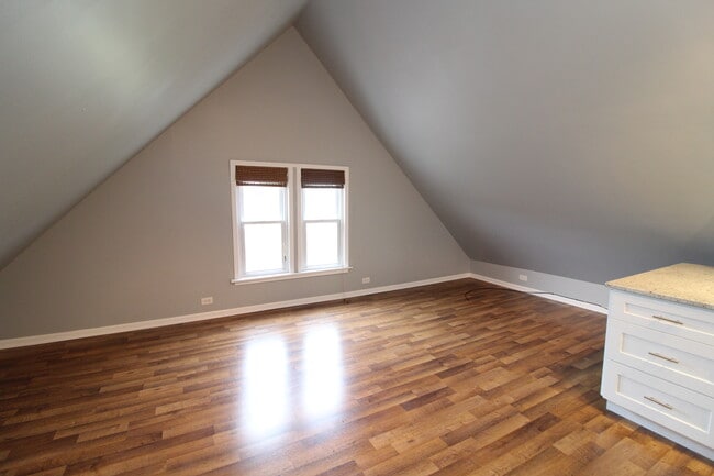 Building Photo - 3732 N Ashland Ave