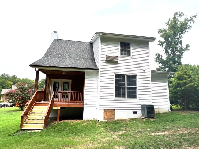 Building Photo - Newly Renovated South Hill Rancher