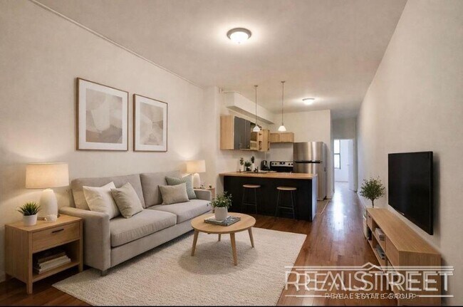 Foto del edificio - Kingsize Bedrooms with Private Backyard in the Heart of Bushwick