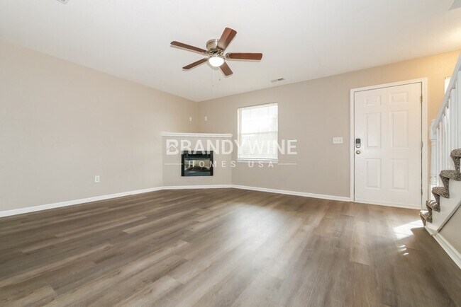 Building Photo - 1002 NE Deer Creek Rd