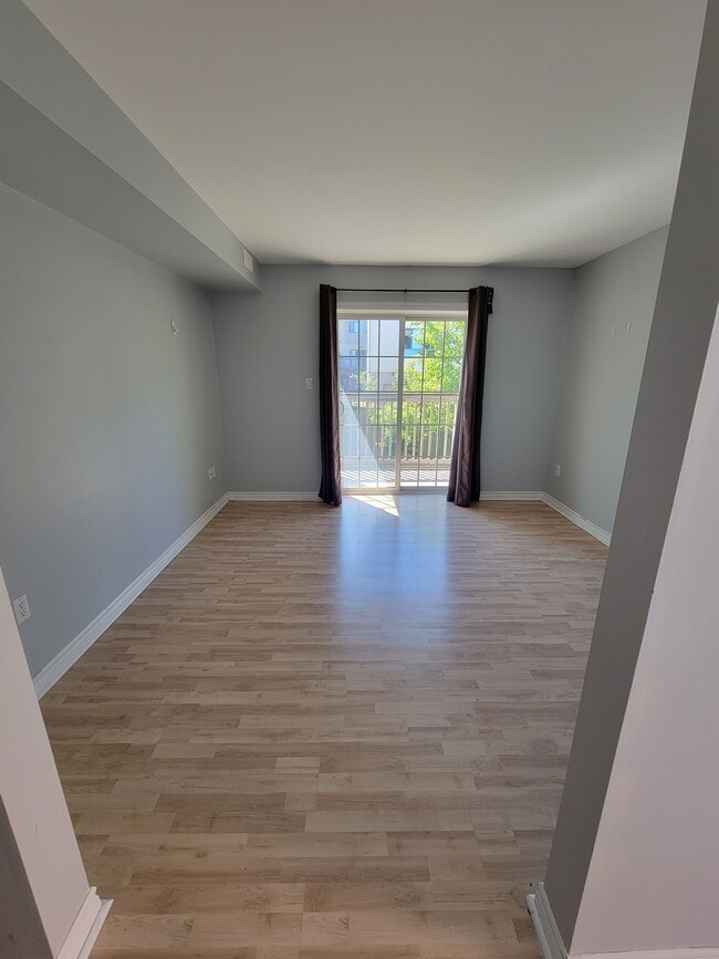 Building Photo - 355 Essa Rd