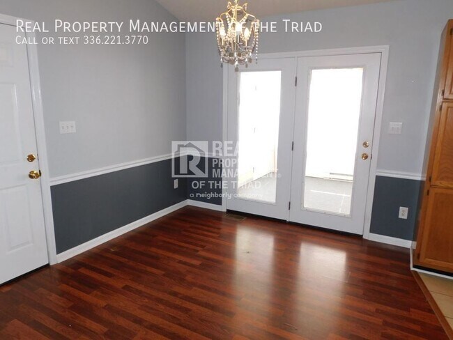 Foto del edificio - 13 Birchwood Ct