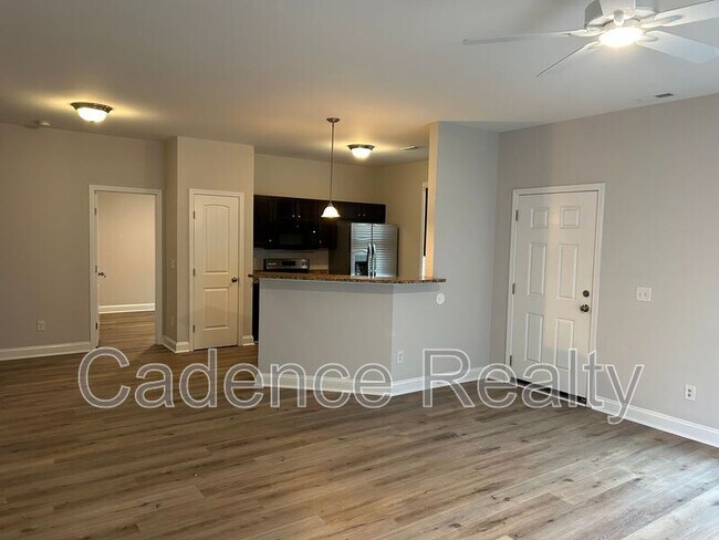 Foto del edificio - 4904 Maple Ave