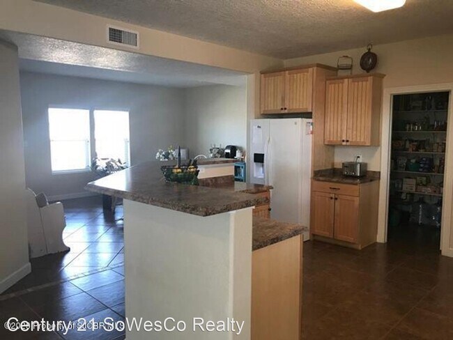 Building Photo - 3 br, 2 bath House - 7 Road 3782