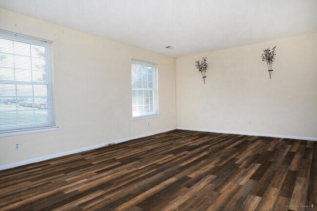 Family room - 17 Donovan Ct