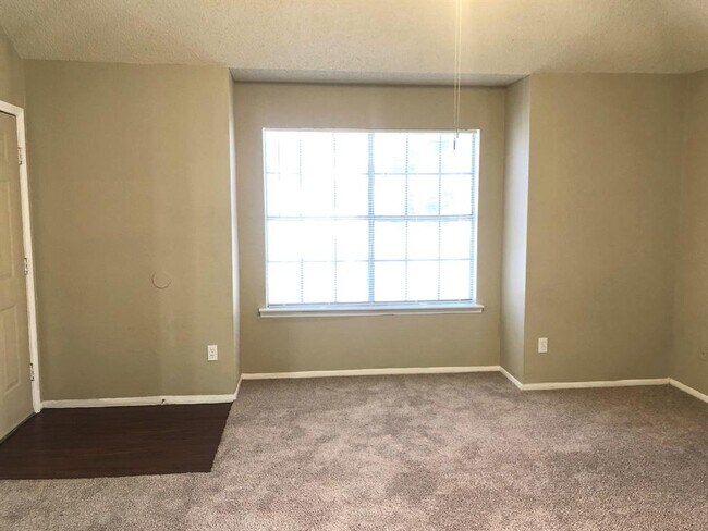 Building Photo - 2206 Millstone Dr