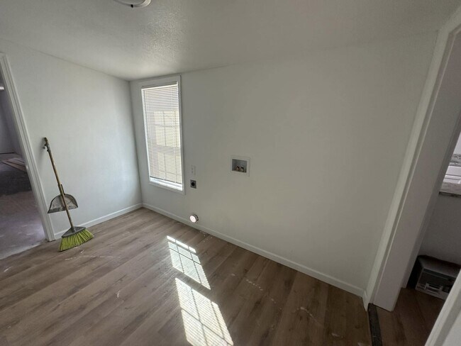 Foto del edificio - 1400 Nix St