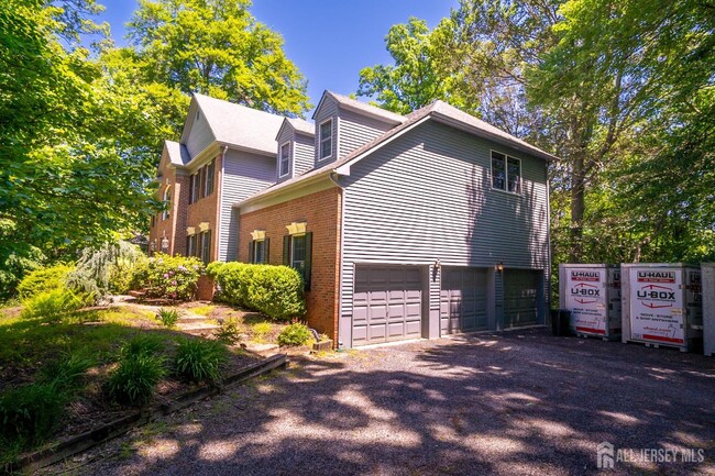 Building Photo - 16 Cliffview Ct