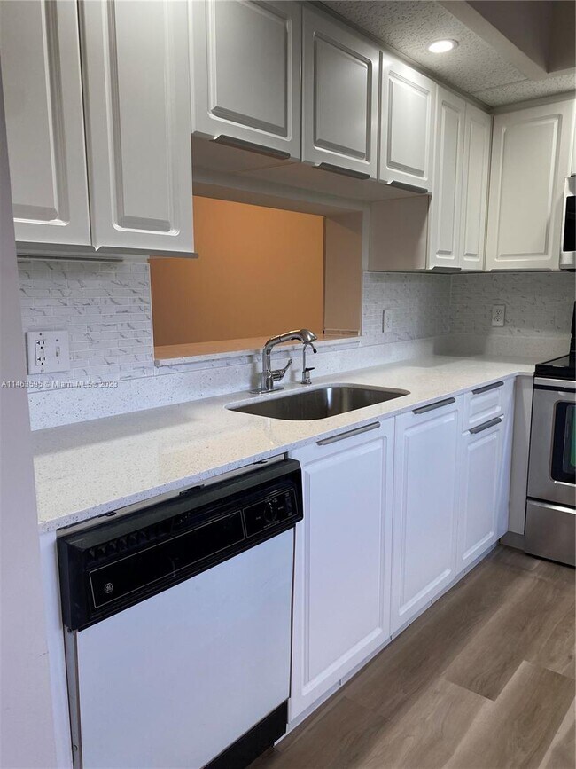 Foto del edificio - 1151 SW 128th Terrace