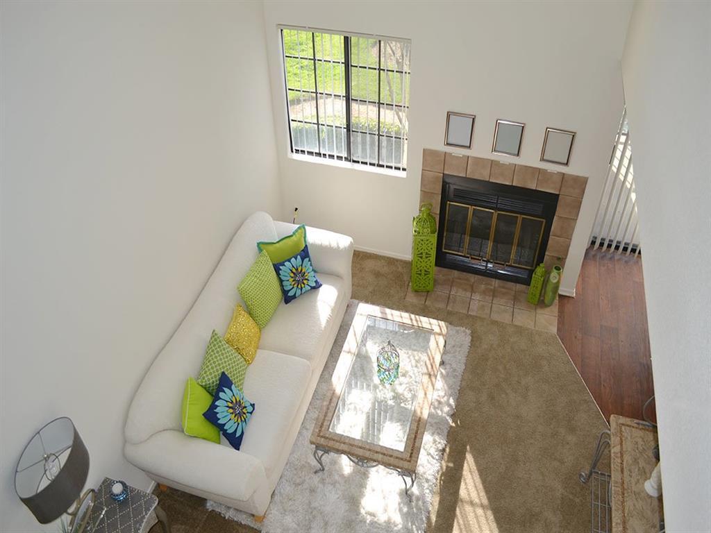 Heron Pointe Apartments & Townhomes Apartments 5200 N Valentine Ave