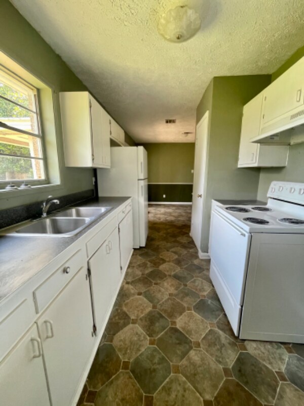 4947 Victoria Dr, Alexandria, LA 71303 House Rental in Alexandria, LA