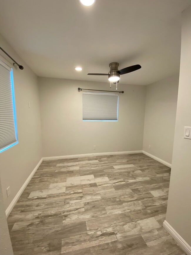 Building Photo - Charming one bedroom, one bath - back unit...