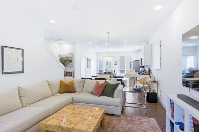 Foto del edificio - 814 N Bluff Dr