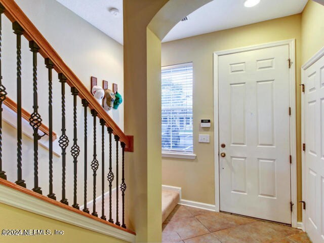Building Photo - 12998 Sunset Lake Dr