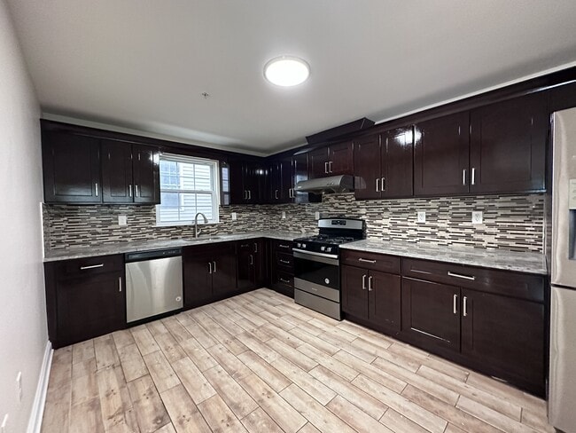 Building Photo - 11 Stanton St