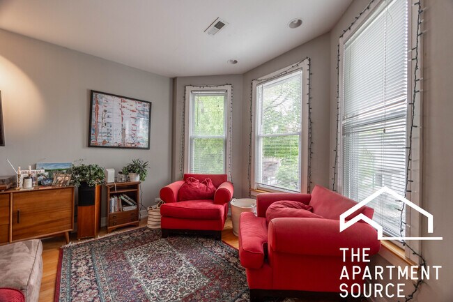 Foto del edificio - 3023 N Oakley Ave