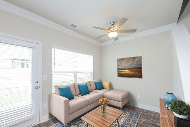 Foto del edificio - 120 Riley Cir