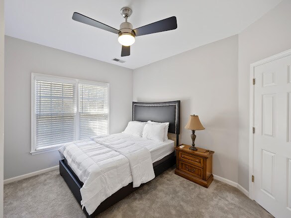 Foto del edificio - 3735 Holiday Ln
