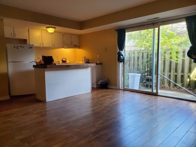 Foto del edificio - 3515 Kenbrooke Ct