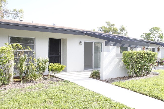 Building Photo - 5620 Queen Palm Ct