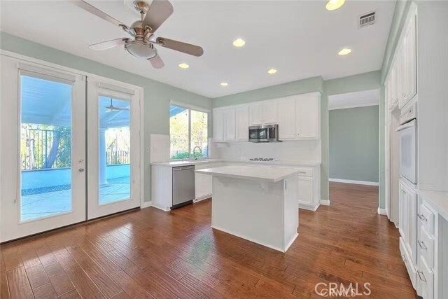 Foto del edificio - 4570 Willowbend Ct