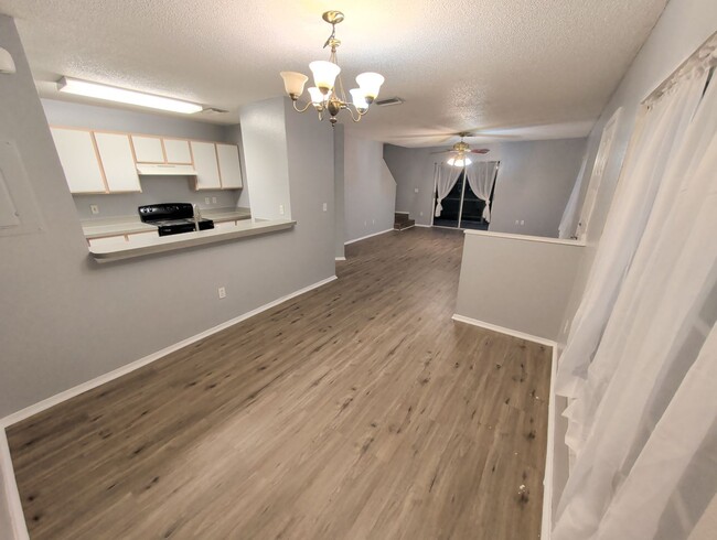 Photo - 2 Bed 2.5 Bath In Brandon Townhome