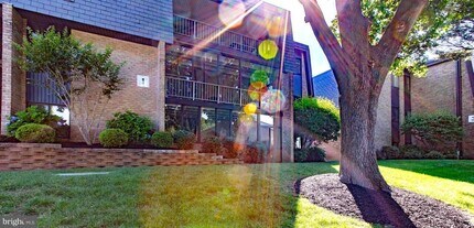 Building Photo - 1 Stonehenge Cir