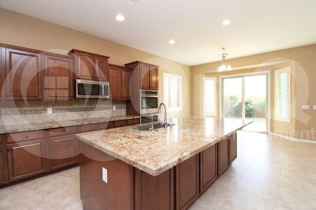 Building Photo - 8039 W Molly Dr