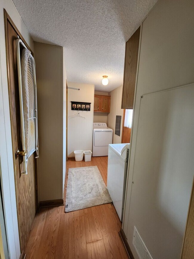 Building Photo - Gorgeous 3bd/2ba House in Glenwood, IA