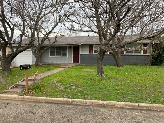 Foto del edificio - 211 N Avenue T