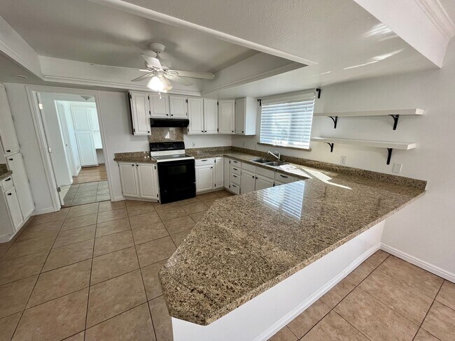 Building Photo - Lovely home for rent in Provo
