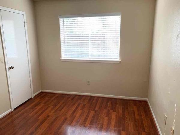 Building Photo - 21407 Highland Knolls Dr