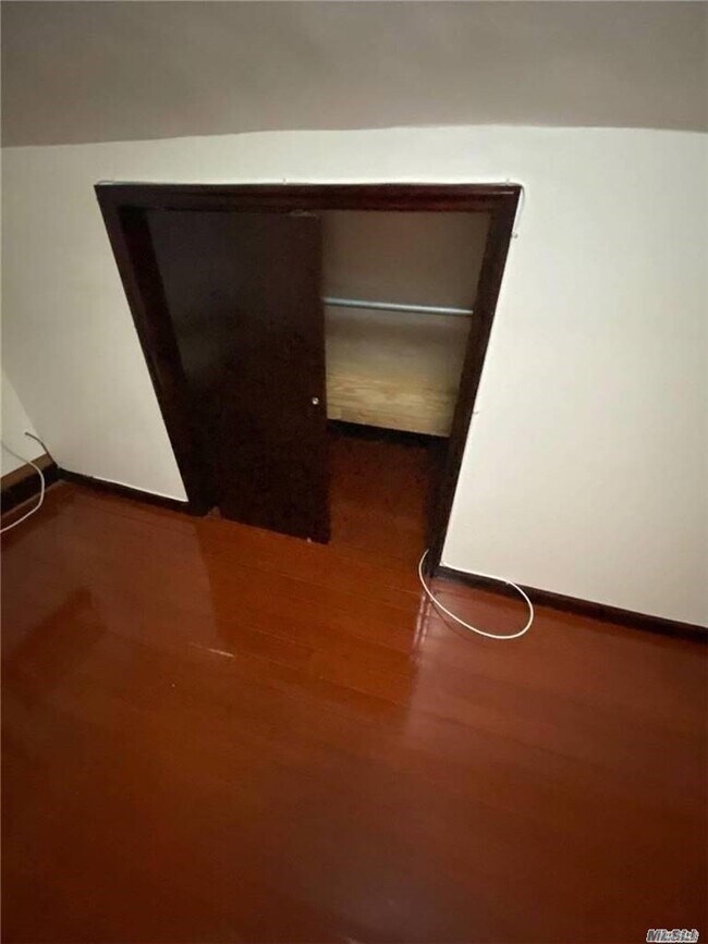 Foto del edificio - 86-32-86107 107th St