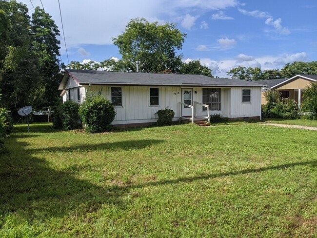 Building Photo - 2918 Catalina Rd