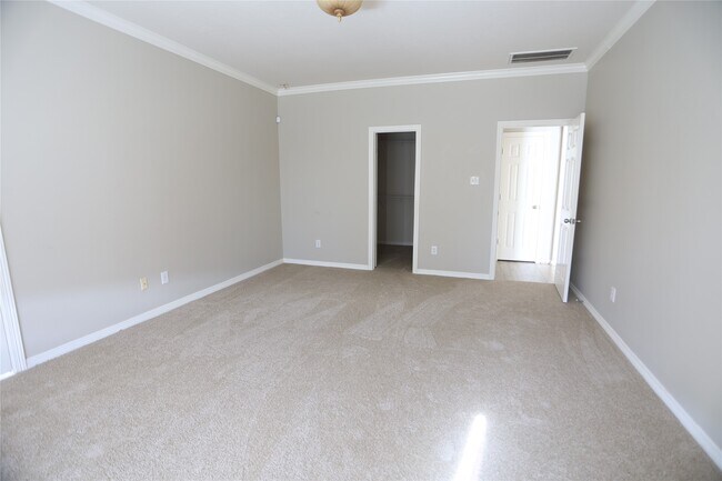 Foto del edificio - 5547 Linden Rose Ln