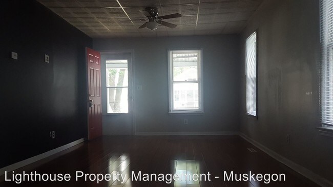 Building Photo - 2 br, 1 bath House - 1143 Fleming Ave