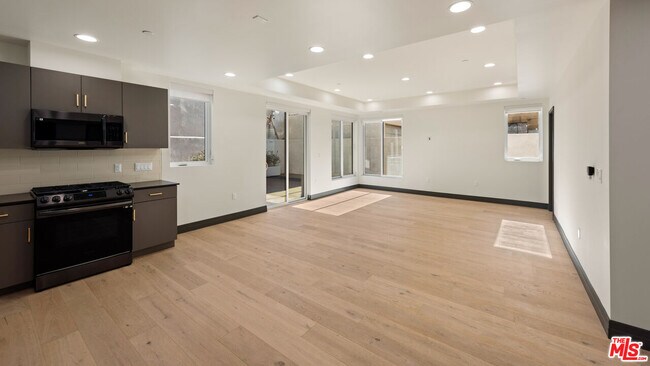 Foto del edificio - 118 Orlando Ave