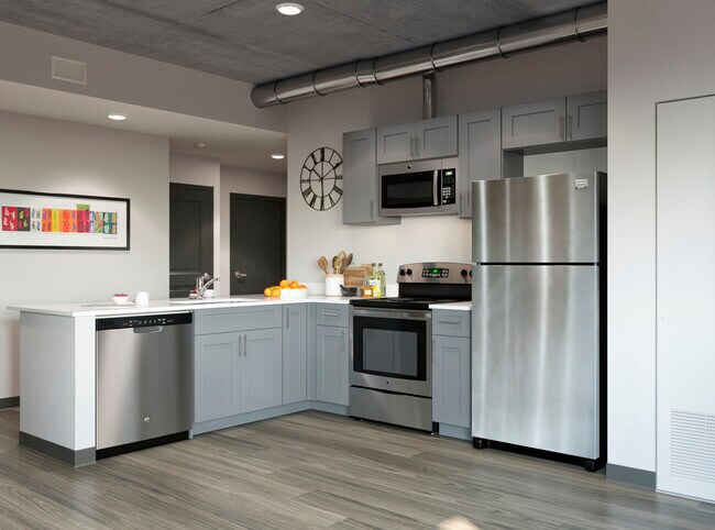 Fully Equipped Kitchen with Stainless Appliances - Atmosphere Tempe