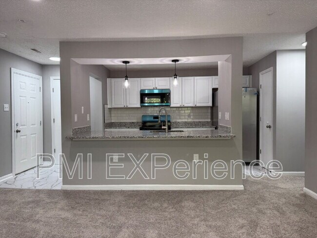 Foto del edificio - 2607 Camelback Ln
