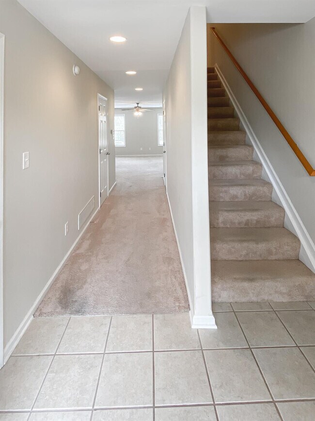 Foto del edificio - 2221 Reserve Ct