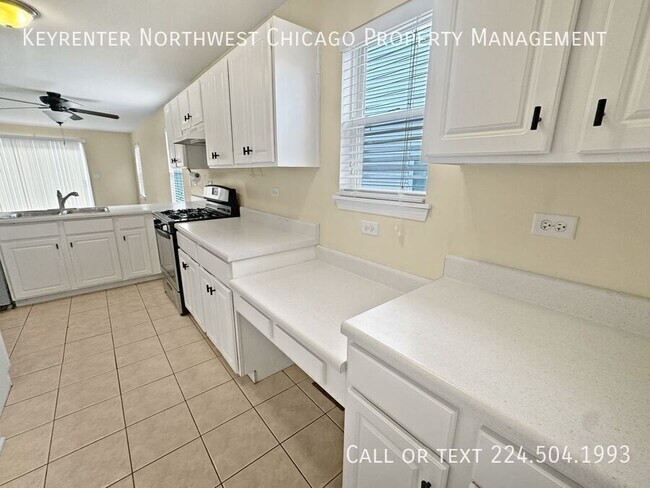 Foto del edificio - 790 Wedgewood Cir