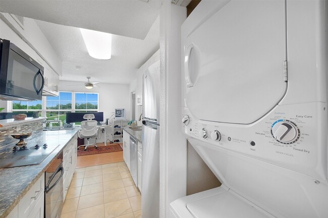 Building Photo - 12660 Ashford Point Dr
