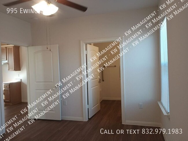 Building Photo - 995 Ewing St