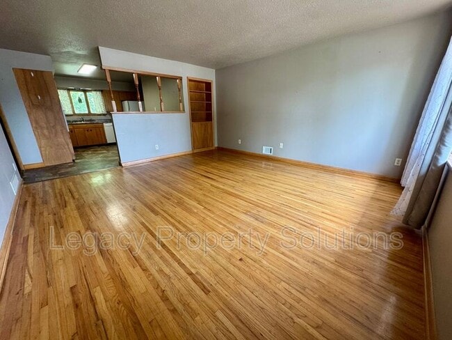Building Photo - 1716 Porter Ave