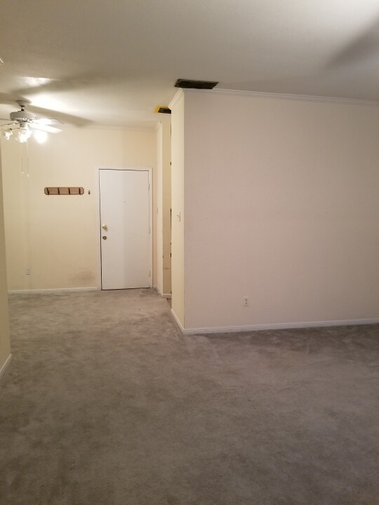 Building Photo - 9800 Pagewood Ln