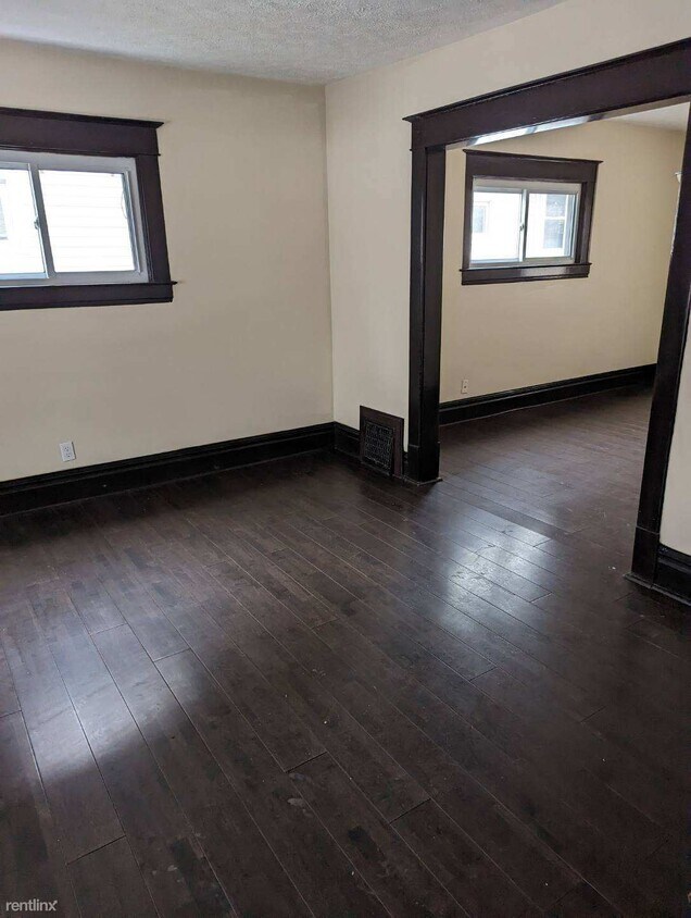 3 br, 2 bath House 1116 N Pine St House Rental in Lansing, MI