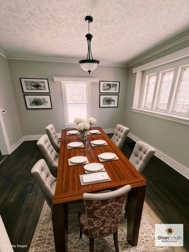 Foto del edificio - 3 bed 2 bath single family home with a detached 2 stall garage